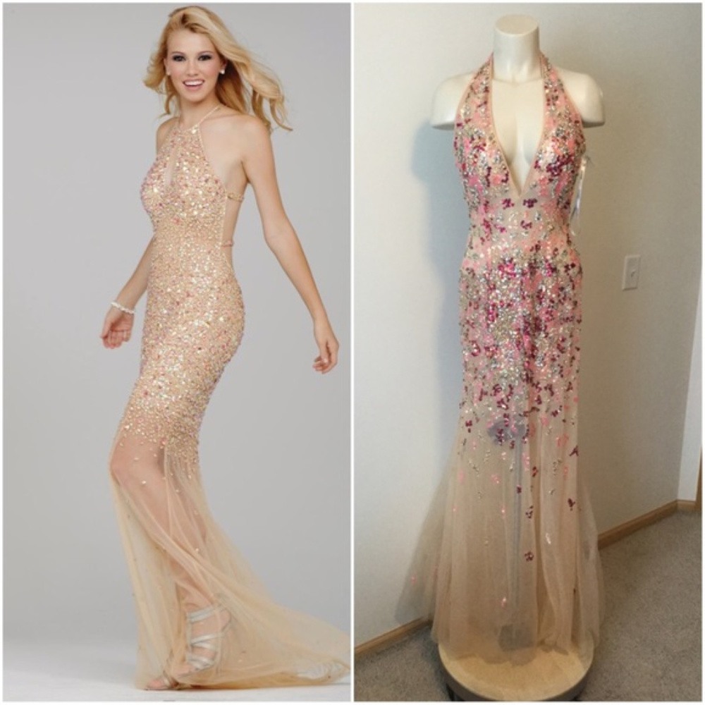 Stunning embroidered dress - Picture 2 of 5